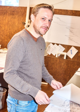  maurusfrei Architekten AG, maurusfrei, Architekten, Zürich, Chur, Team, Designer, Design, Wohnungsbau, architecture, architects, graphic, Grafik, jobs, Firma, signaletik, dokumentation, Verkaufsdokumentation, Innenausbau, Landschaft, Infrastruktur, infrastrukturbau, Überbauung, MFH, EFH, Maurus Frei, franco Cadruvi, this Egli, Girard Fetz, Reto Killer, SIA, FH Graubünden, Minergie