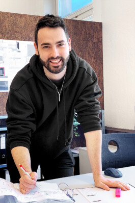  maurusfrei Architekten AG, maurusfrei, Architekten, Zürich, Chur, Team, Designer, Design, Wohnungsbau, architecture, architects, graphic, Grafik, jobs, Firma, signaletik, dokumentation, Verkaufsdokumentation, Innenausbau, Landschaft, Infrastruktur, infrastrukturbau, Überbauung, MFH, EFH, Maurus Frei, franco Cadruvi, this Egli, Girard Fetz, Reto Killer, SIA, FH Graubünden, Minergie